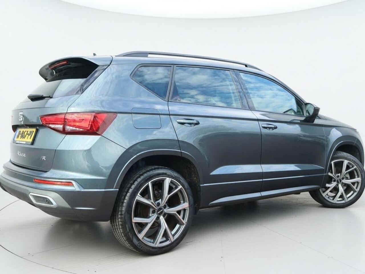 Seat ATECA 1.5 TSI FR Business Intense | Clima | Cruise | Apple Carplay/Navi | Halfleder | Stoelverwarming | PDC + Camera |