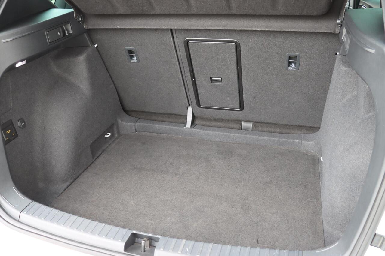 Seat ATECA 1.5 TSI Xperience Business Intense | trekhaak | Memory | Beats audio | Stoel+Stuurverwarming | Parkassist