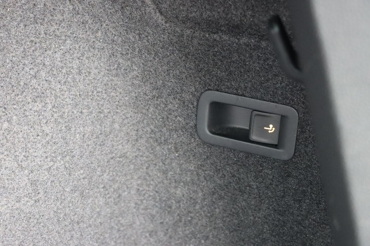 Seat ATECA 1.5 TSI Xperience Business Intense | trekhaak | Memory | Beats audio | Stoel+Stuurverwarming | Parkassist