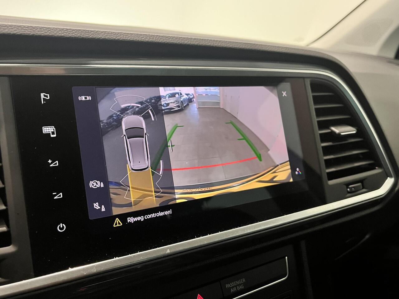Seat ATECA 1.5 TSI Style Business Intense | Stoelverwarming | Navigatie | Climate Control | Cruise Control | Apple Carplay/Android Auto | Parkeersensoren voor, achter en achteruitrijcamera