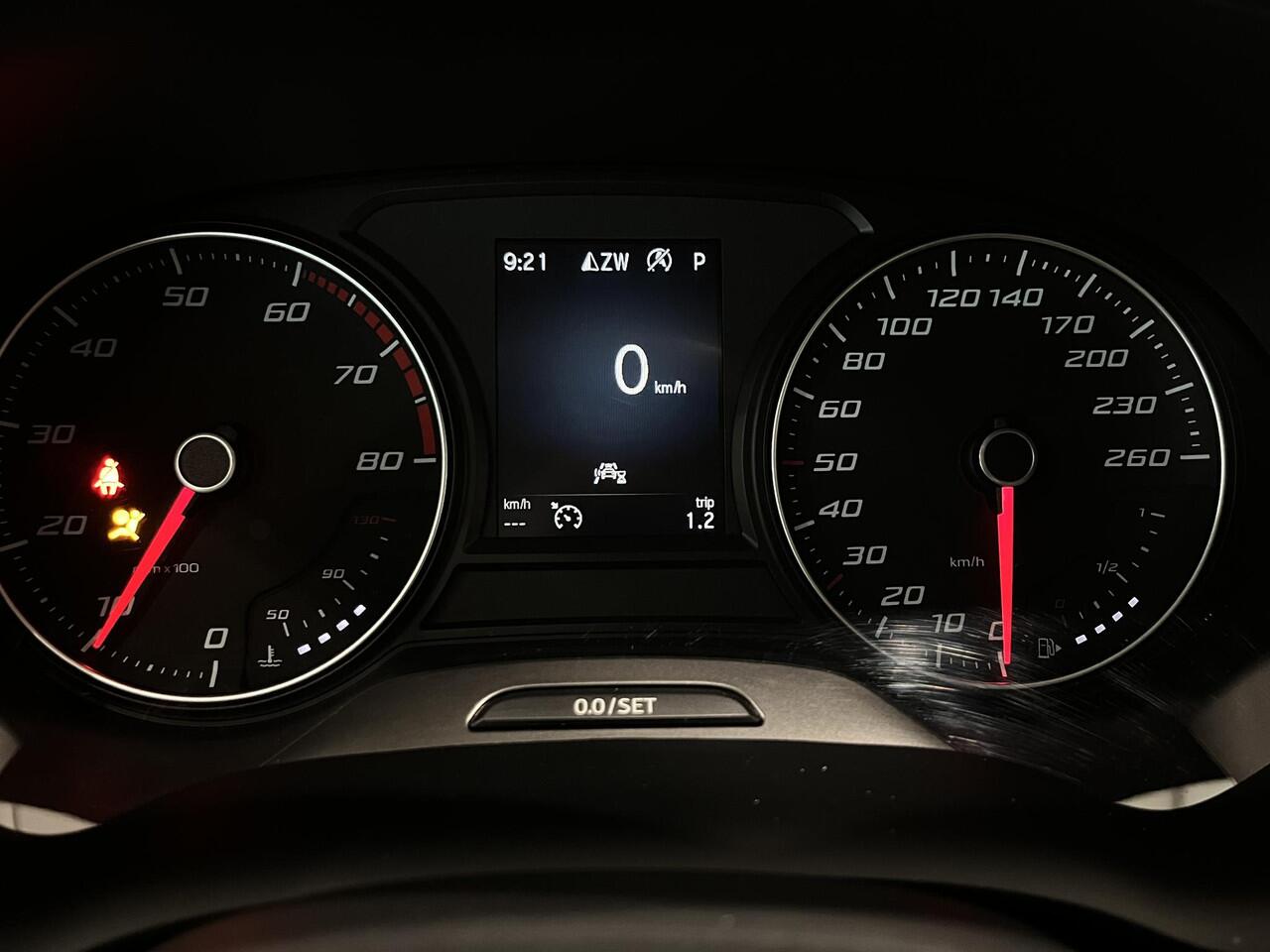 Seat ATECA 1.5 TSI Style Business Intense | Stoelverwarming | Navigatie | Climate Control | Cruise Control | Apple Carplay/Android Auto | Parkeersensoren voor, achter en achteruitrijcamera