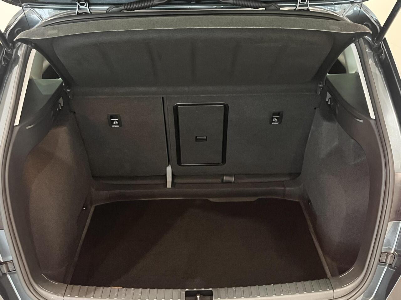Seat ATECA 1.5 TSI Style Business Intense | Stoelverwarming | Navigatie | Climate Control | Cruise Control | Apple Carplay/Android Auto | Parkeersensoren voor, achter en achteruitrijcamera