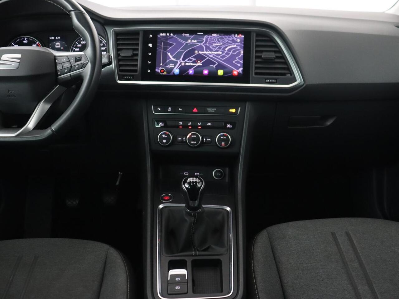 Seat ATECA 2.0 TDI Style Intens | Carplay | Camera | Navigatie | Full LED | Park Assist | Cruise control | Climate control | Getint glas
