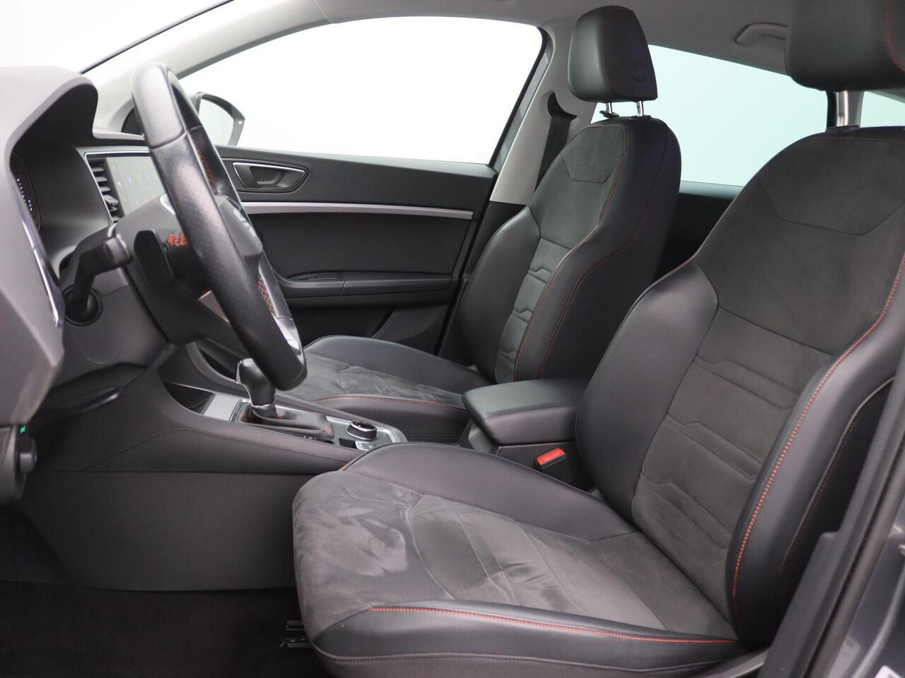 Seat ATECA 1.5 TSI FR Business Intense 150PK DSG Trekhaak, Beats Audio, Memorystoel, Voorruitverwarming, Keyless, Stoelverwarming, 18" LM Velgen