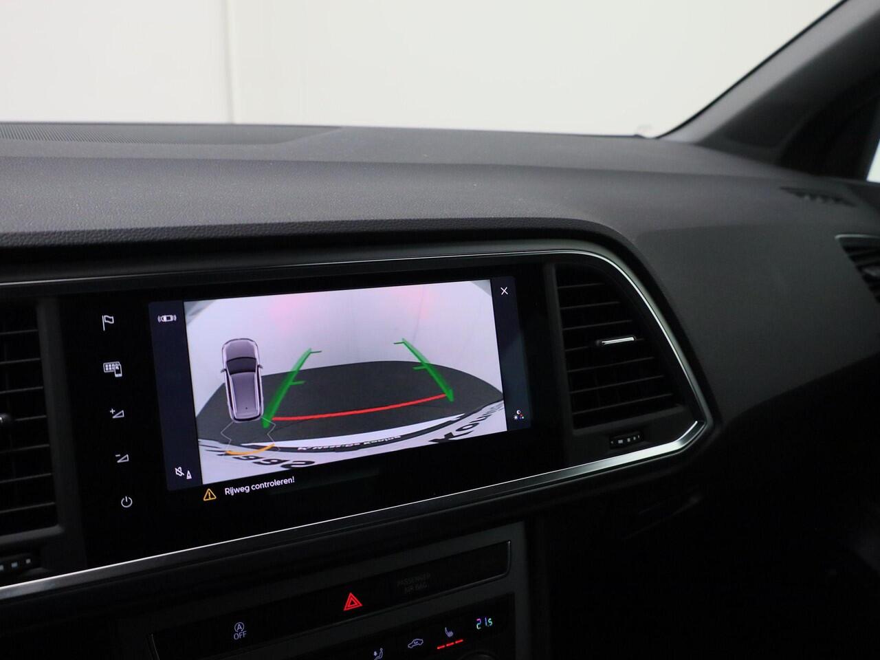 Seat ATECA 1.5TSI/150PK FR Business Intense DSG · Apple/Android Car Play · Camera + parkeersensoren · Keyless