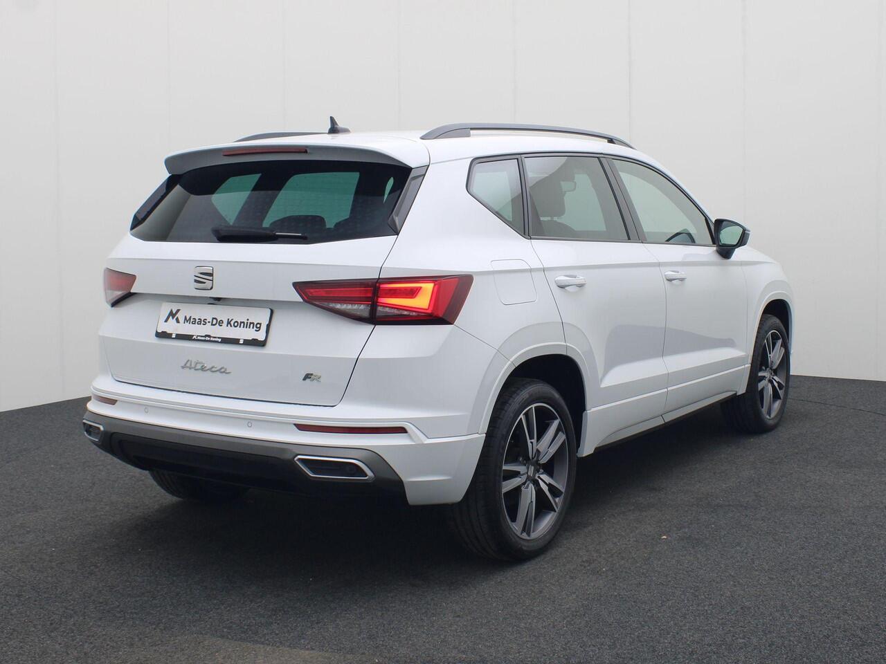 Seat ATECA 1.5TSI/150PK FR Business Intense DSG · Apple/Android Car Play · Camera + parkeersensoren · Keyless