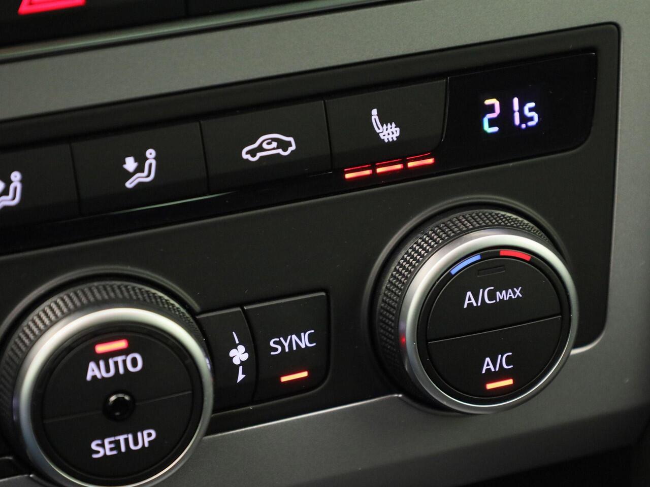 Seat ATECA 1.5TSI/150PK FR Business Intense DSG · Apple/Android Car Play · Camera + parkeersensoren · Keyless