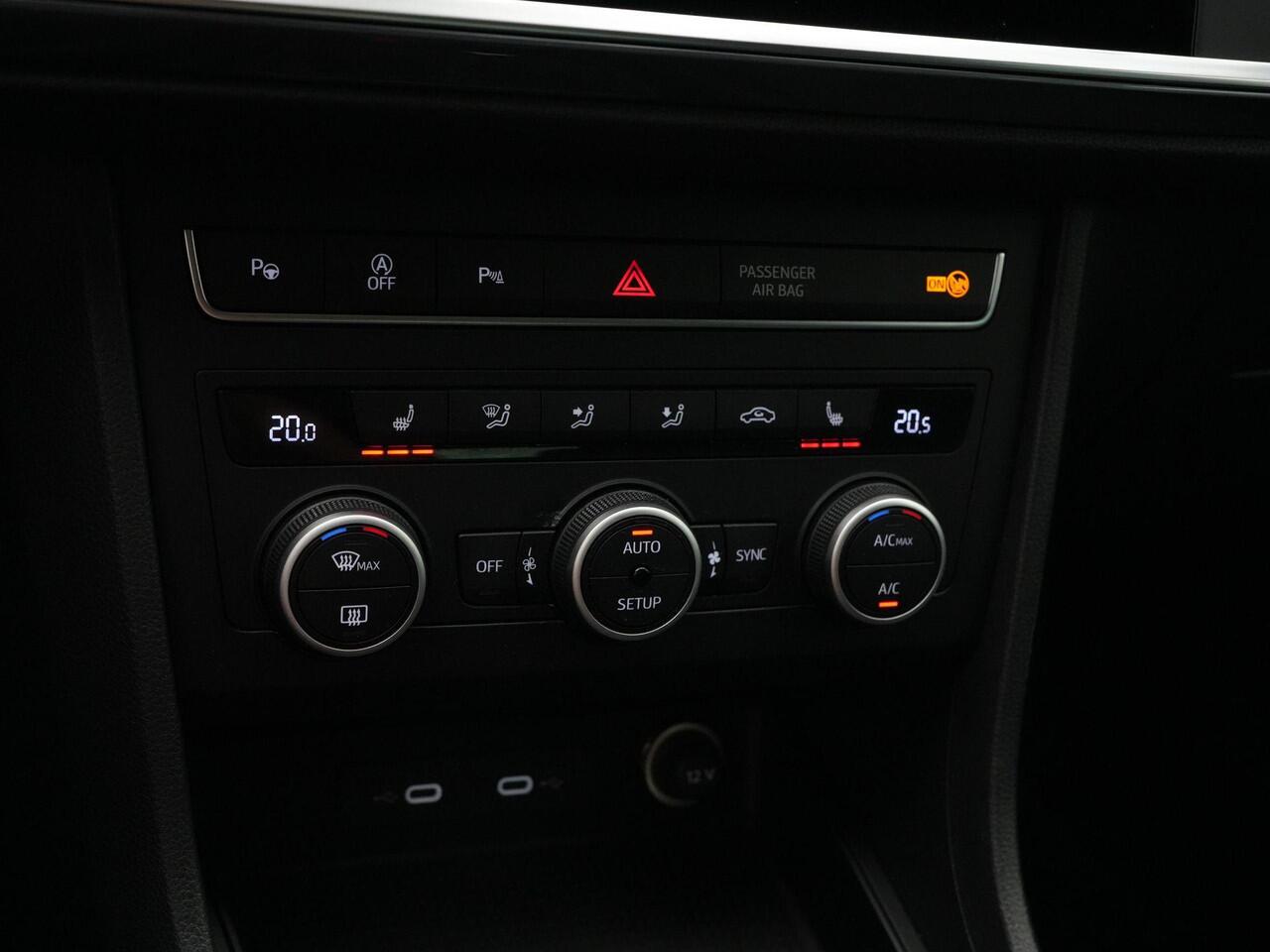 Seat ATECA 1.5 TSI 150 pk Style Business Intense | Trekhaak | Leder/alcantara | Navigatie | Stuur-/stoelverwarming | Achteruitrijcamera