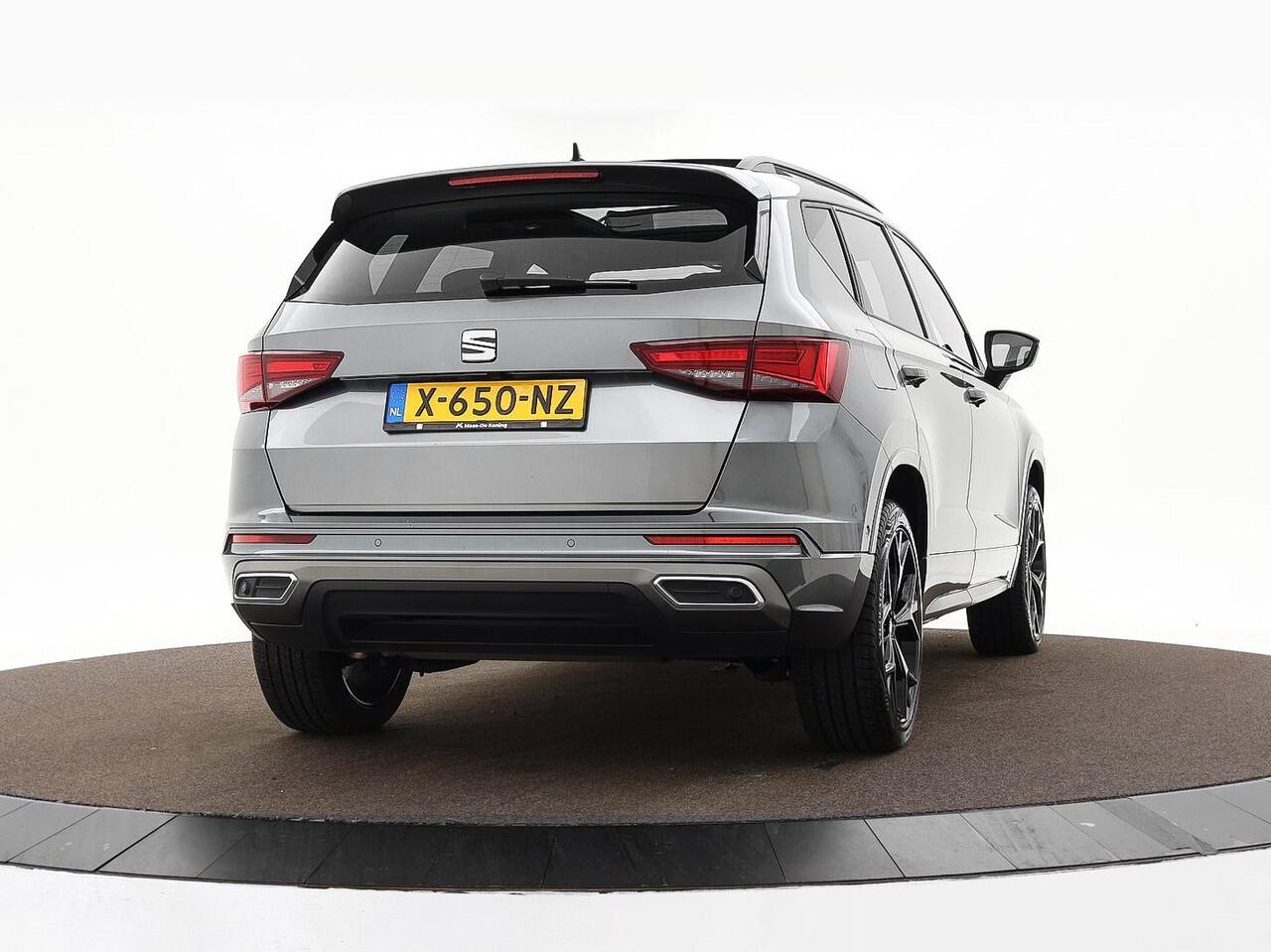 Seat ATECA 1.5 TSI 150pk DSG FR Business Intense · Panoramadak · Camera · Apple/Android Car Play · P-Sensoren · Keyless · 19'' Inch · Garantie t/m 16-01-2028 of 100.000km