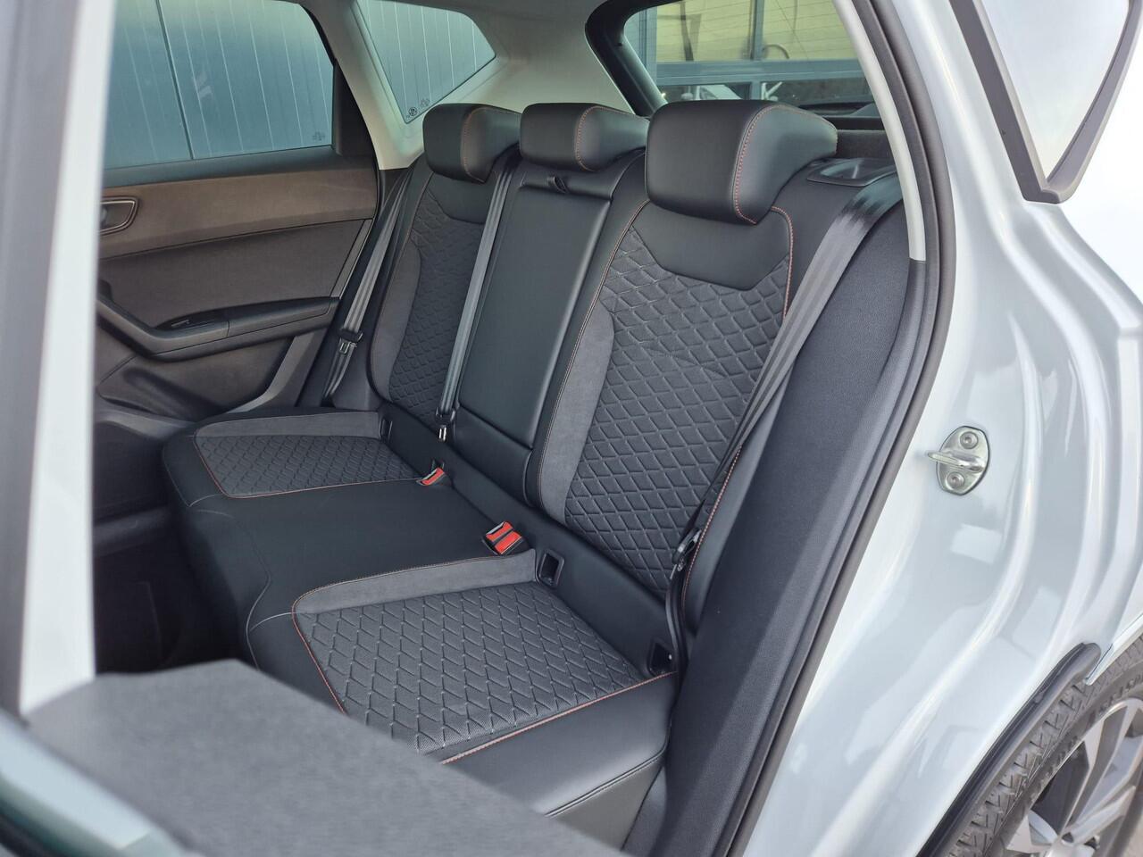 Seat ATECA 1.5 TSI ACT 110kW FR Black Edition | Virtual | Camera | Stuur-stoelverw. | LED | Carplay