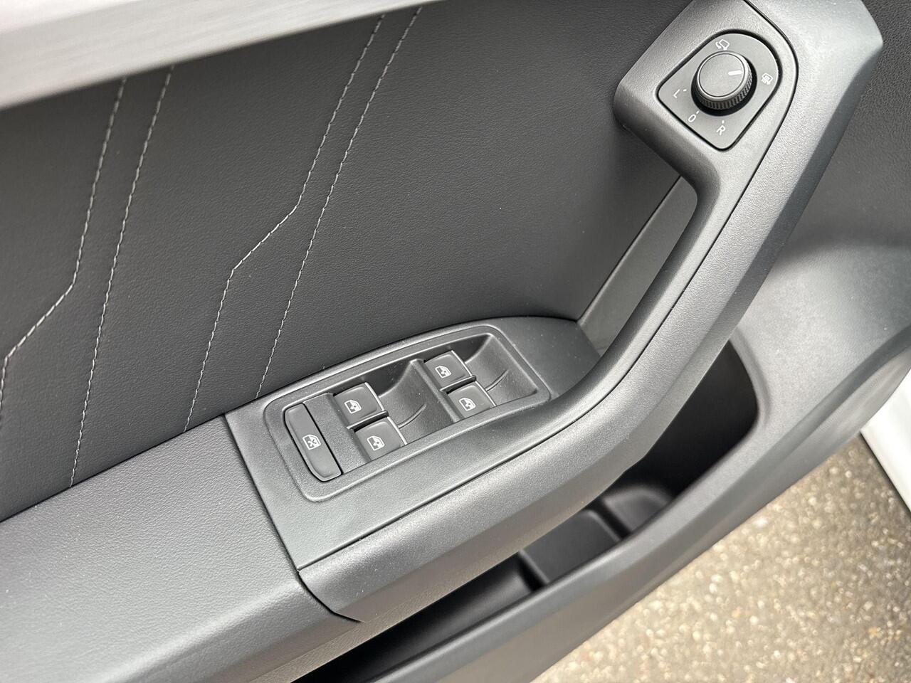 Seat ATECA FR Business Intense 1.5 TSI 110 kW / 150 PK SUV 7 versn. DSG | 19'' Lichtmetalen Velgen | inruilpremie 2000,- !!