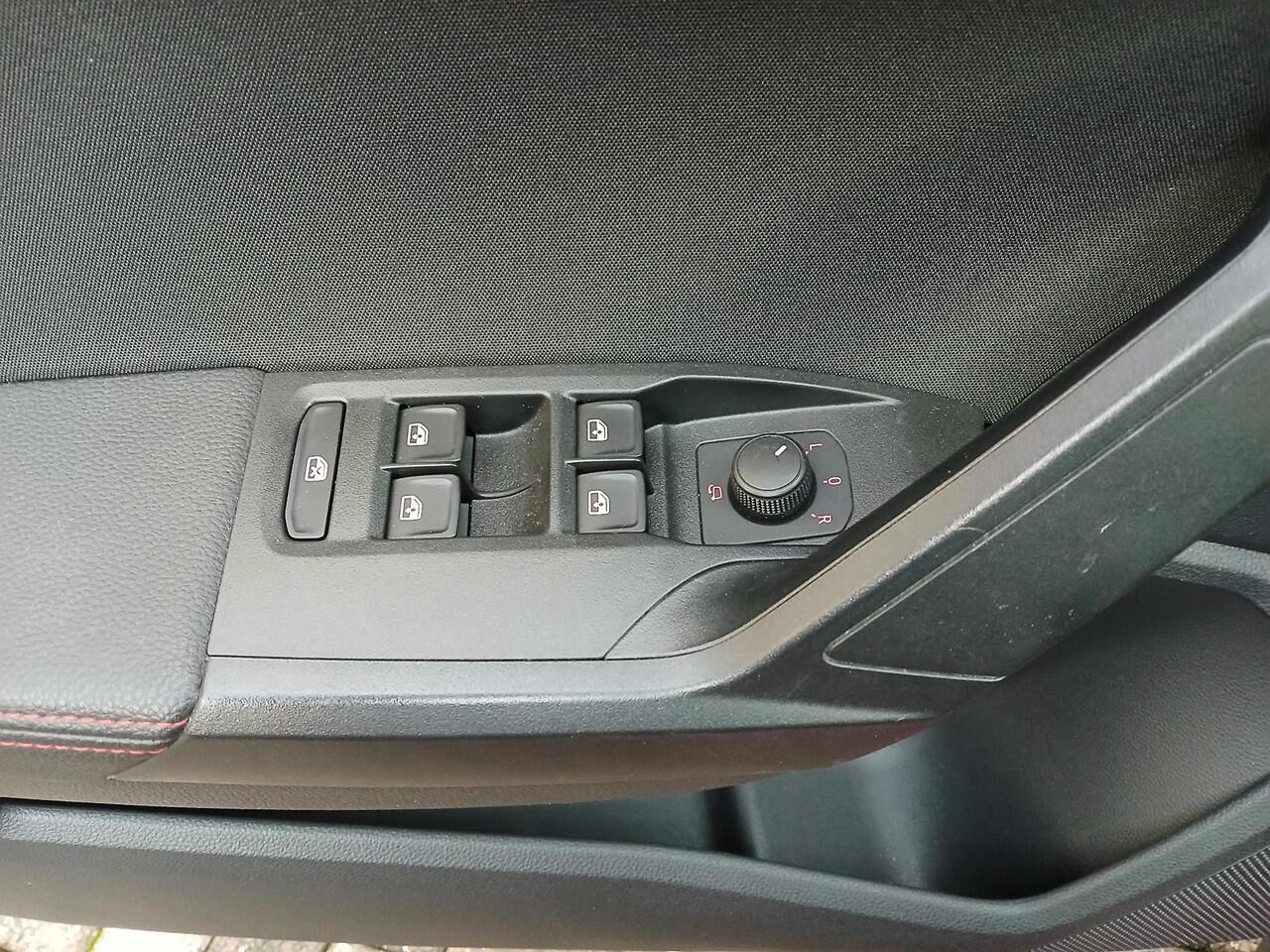 Seat Arona 1.5 TSI (150pk) FR Business Intense + Beats audio + 18 inch etc.etc.