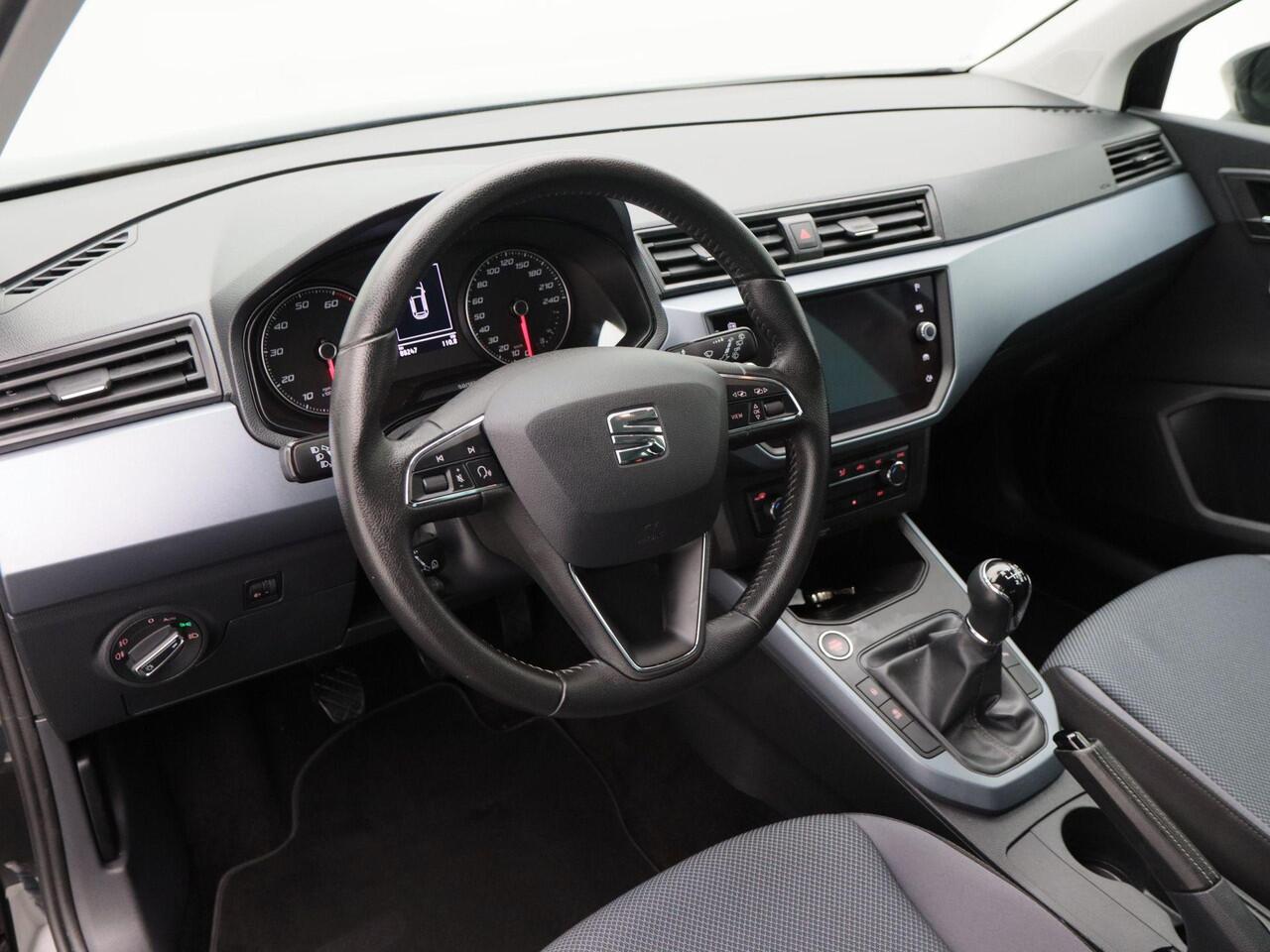 Seat Arona 1.0 TSi 110 Pk Style Business Intense | Adaptive Cruise | CarPlay | Navigatiesysteem | Dodehoekdetectie | Trekhaak | 16 Inch | Privacy Glass | 88.244 Km