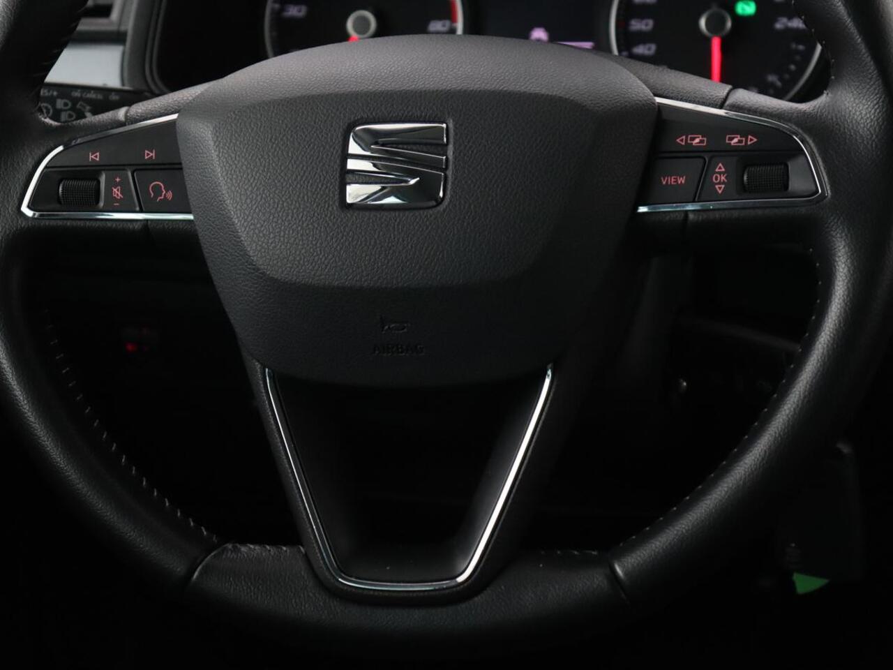 Seat Arona 1.0 TSI Style | Carplay | Navigatie | Parkeerhulp | Climate control | Cruise control | Bluetooth