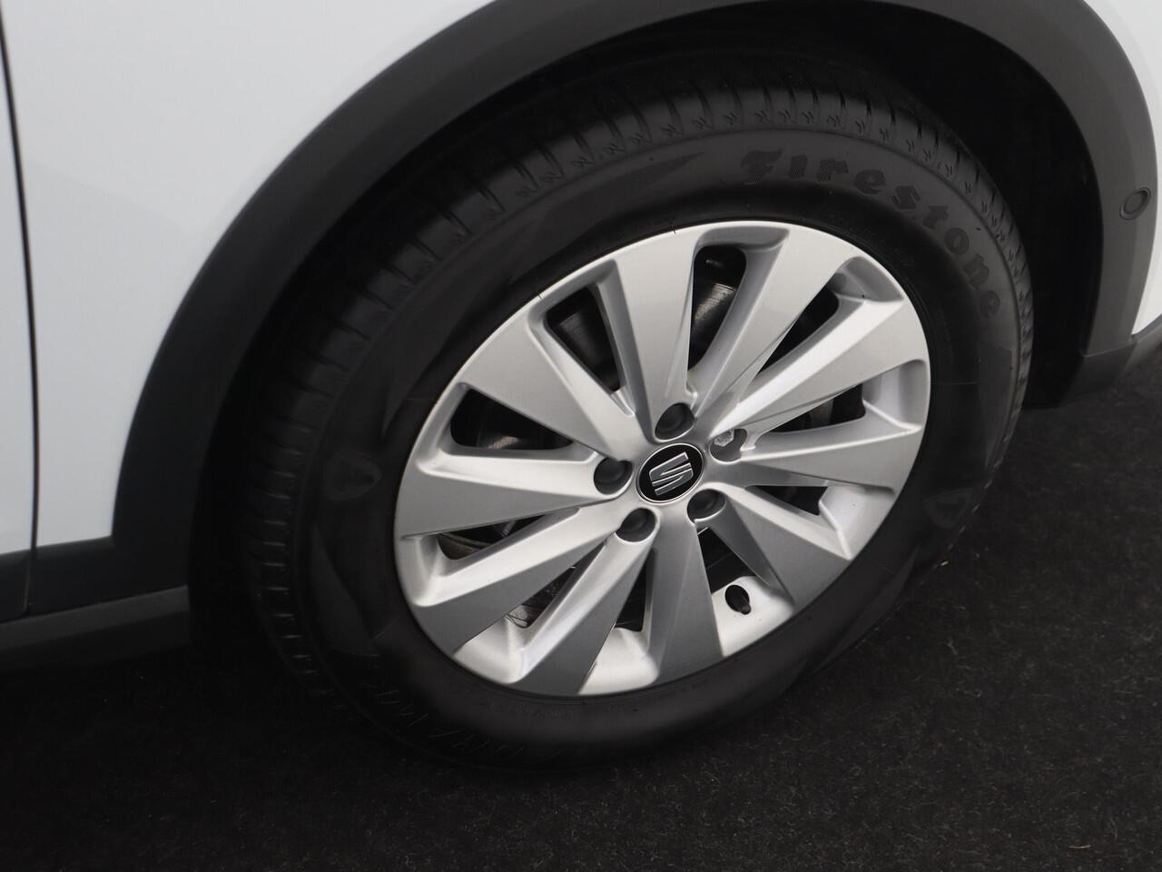 Seat Arona 1.0 TSI Style | Achteruitrijcamera | Cruise control | CarPlay | Airco | Elektrisch verstelbare buitenspiegels | Bluetooth |