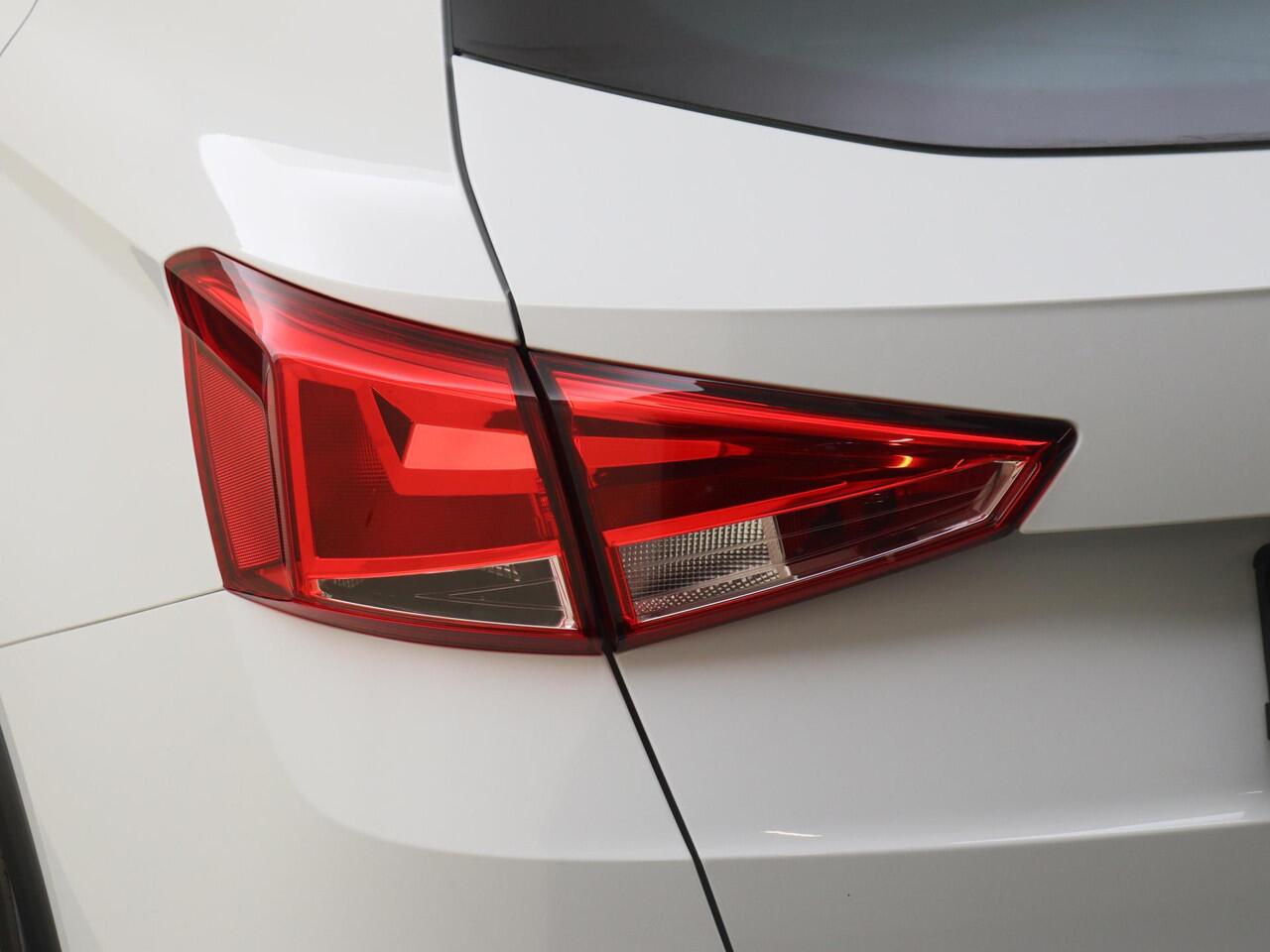 Seat Arona 1.0 TSI Style | Achteruitrijcamera | Cruise control | CarPlay | Airco | Elektrisch verstelbare buitenspiegels | Bluetooth |