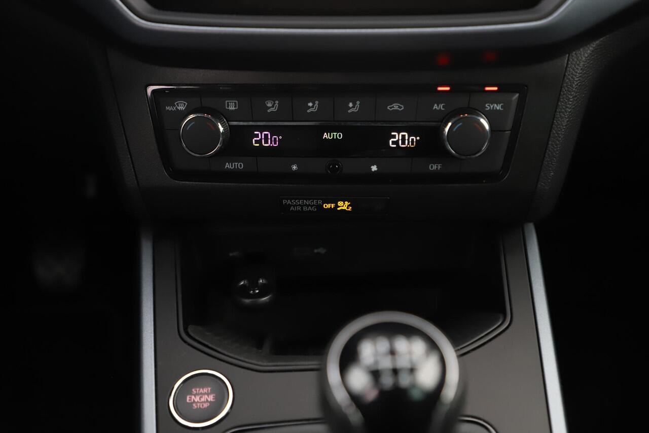 Seat Arona 1.0 TSI Style Business Intense 95PK Keyless Adaptive Cruise Navigatie Achteruitrijcamera Carplay Android Climate Control 16 inch LMV