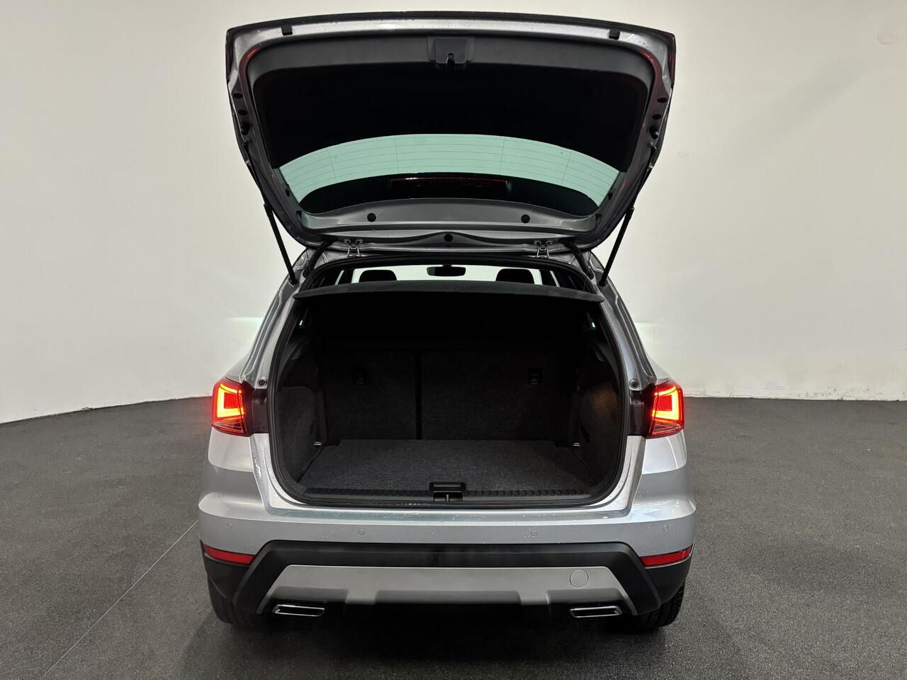 Seat Arona 1.0 TSI 110pk DSG FR Navigatie Apple Carplay/Android Auto Camera Parkeersensoren Adaptive Cruise Control Blind Spot Assist Stoelverwarming Ledverlichting Climate Control Getinte ramen