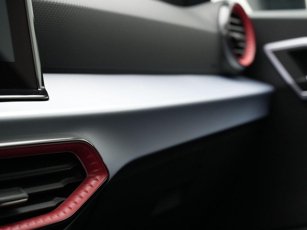 Seat Arona 1.0 TSI 110 pk DSG FR Business Intense | Trekhaak | Leder/alcantara | Achteruitrijcamera | Stoelverwarming | Adaptive Cruise