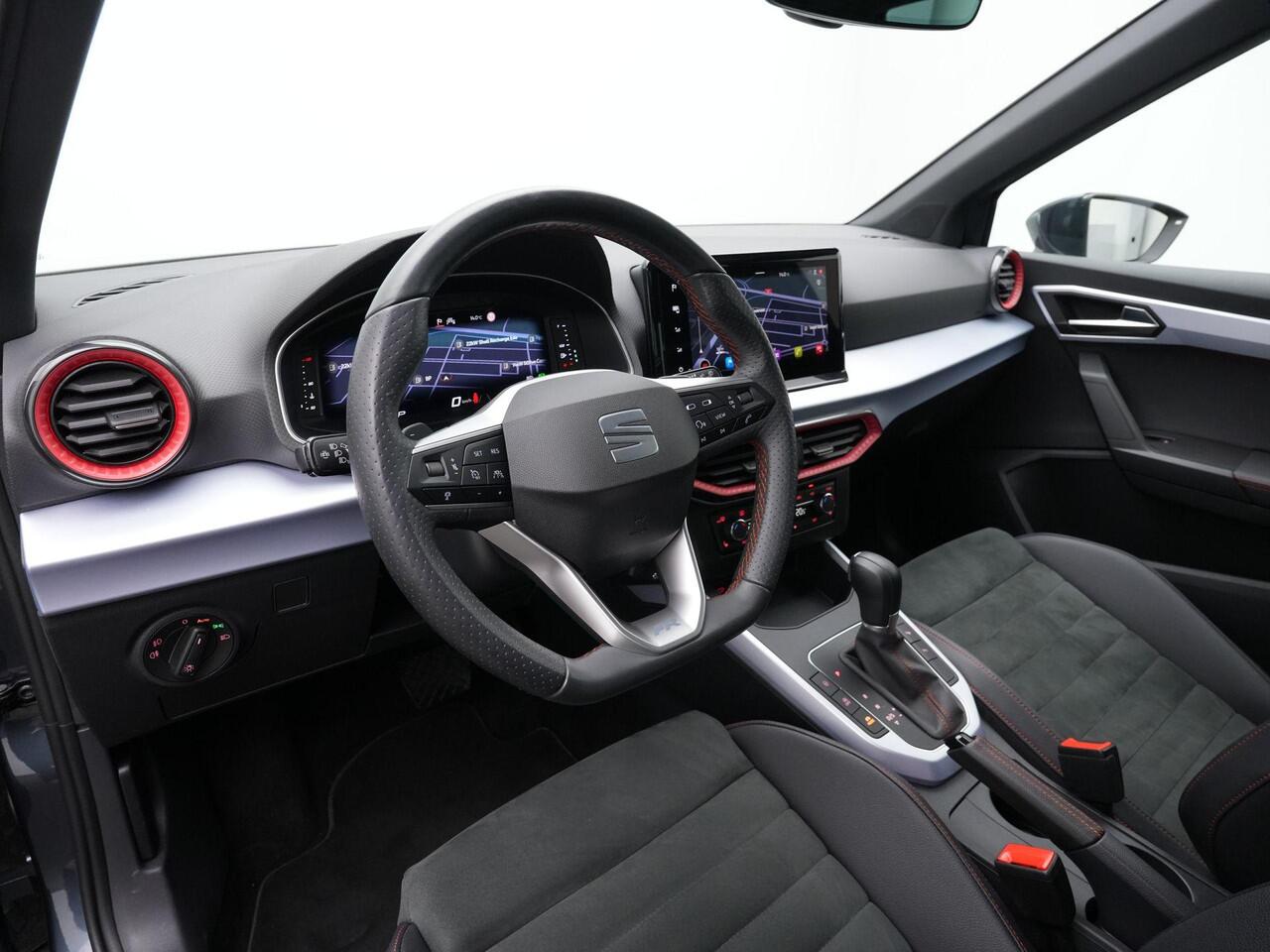 Seat Arona 1.0 TSI 110 pk DSG FR Business Intense | Trekhaak | Leder/alcantara | Achteruitrijcamera | Stoelverwarming | Adaptive Cruise