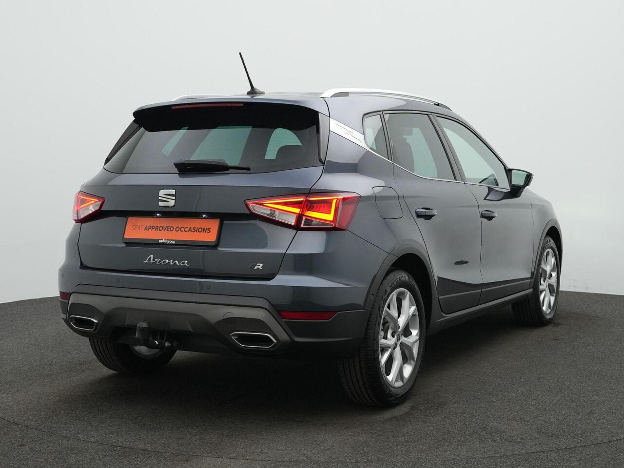 Seat Arona 1.0 TSI 110 pk DSG FR Business Intense | Trekhaak | Leder/alcantara | Achteruitrijcamera | Stoelverwarming | Adaptive Cruise