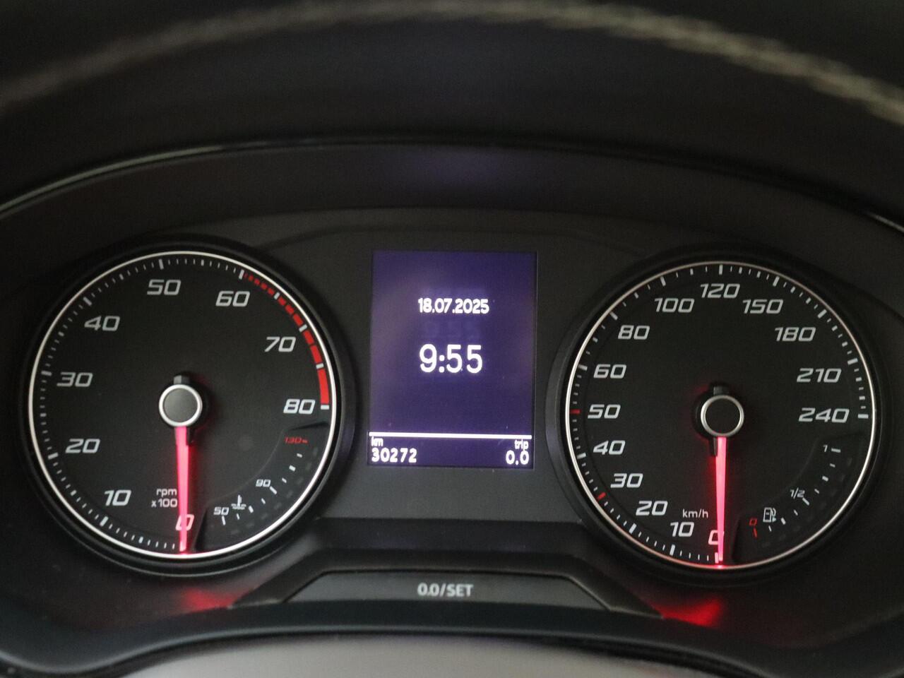 Seat Arona 1.0 TSI Style | Stoelverwarming | CarPlay | Elektrisch inklapbare buitenspiegels | Cruise control | Lane- en frontassist | Airco |