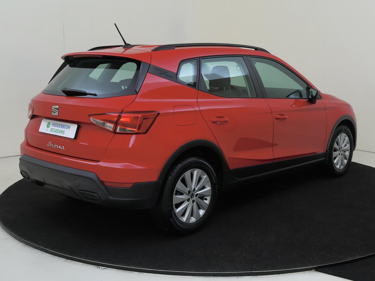 Seat Arona 1.0 TSI Style | Stoelverwarming | CarPlay | Elektrisch inklapbare buitenspiegels | Cruise control | Lane- en frontassist | Airco |