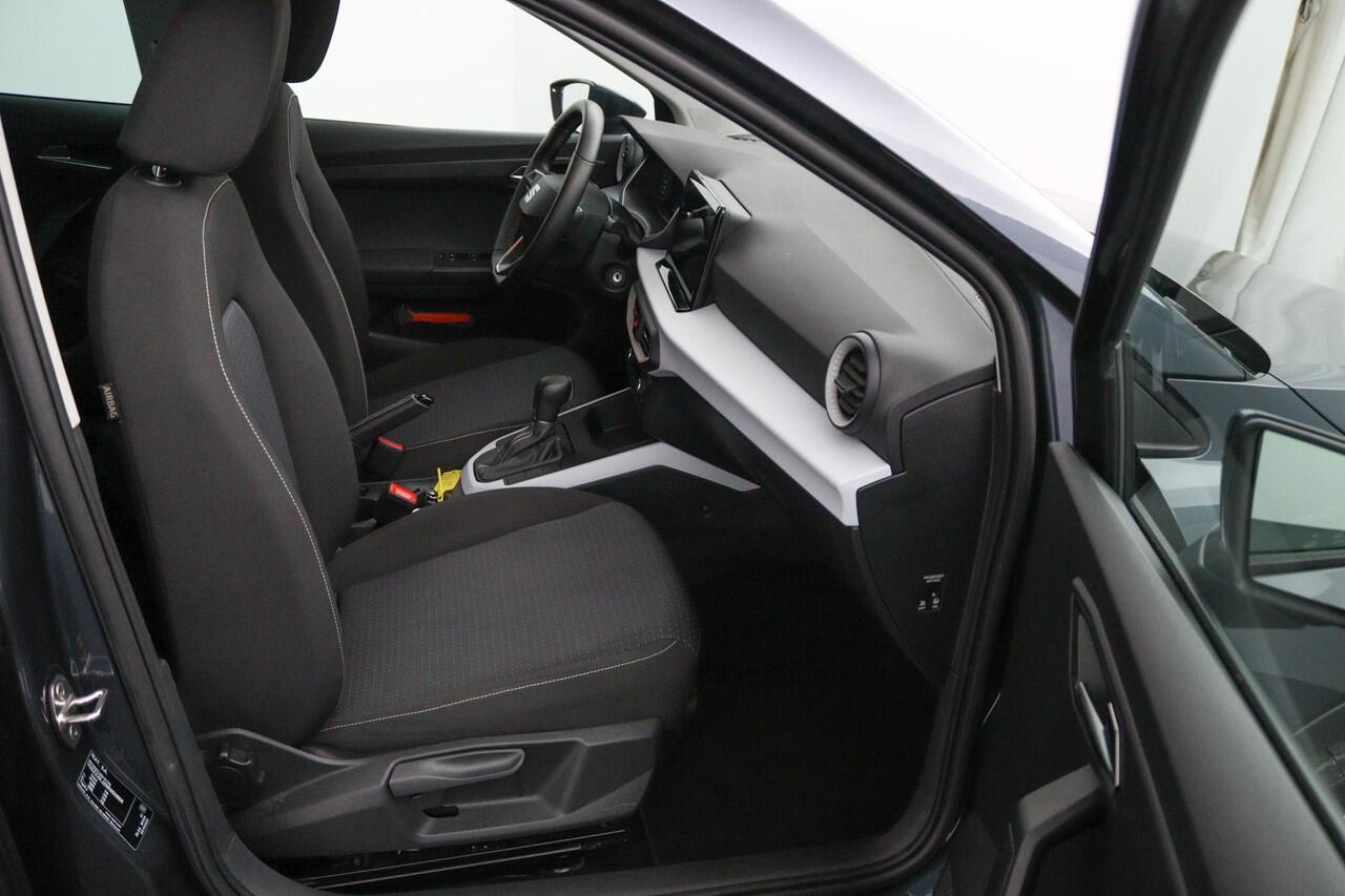 Seat Arona 1.0 TSI Style Business Intense | Navigatie | Parkeercamera | Stoelverwarming | Digitale cockpit