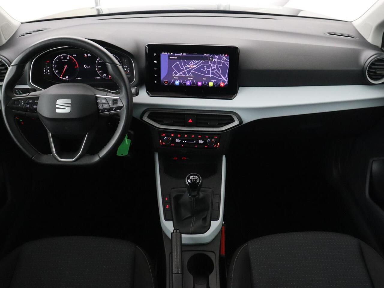 Seat Arona 1.0 TSI Style Intens | Stoelverwarming | Carplay | Virtual Cockpit | Navigatie | Full LED | Climate control | Parkeerhulp | DAB | Cruise control | Bluetooth | Getint glas