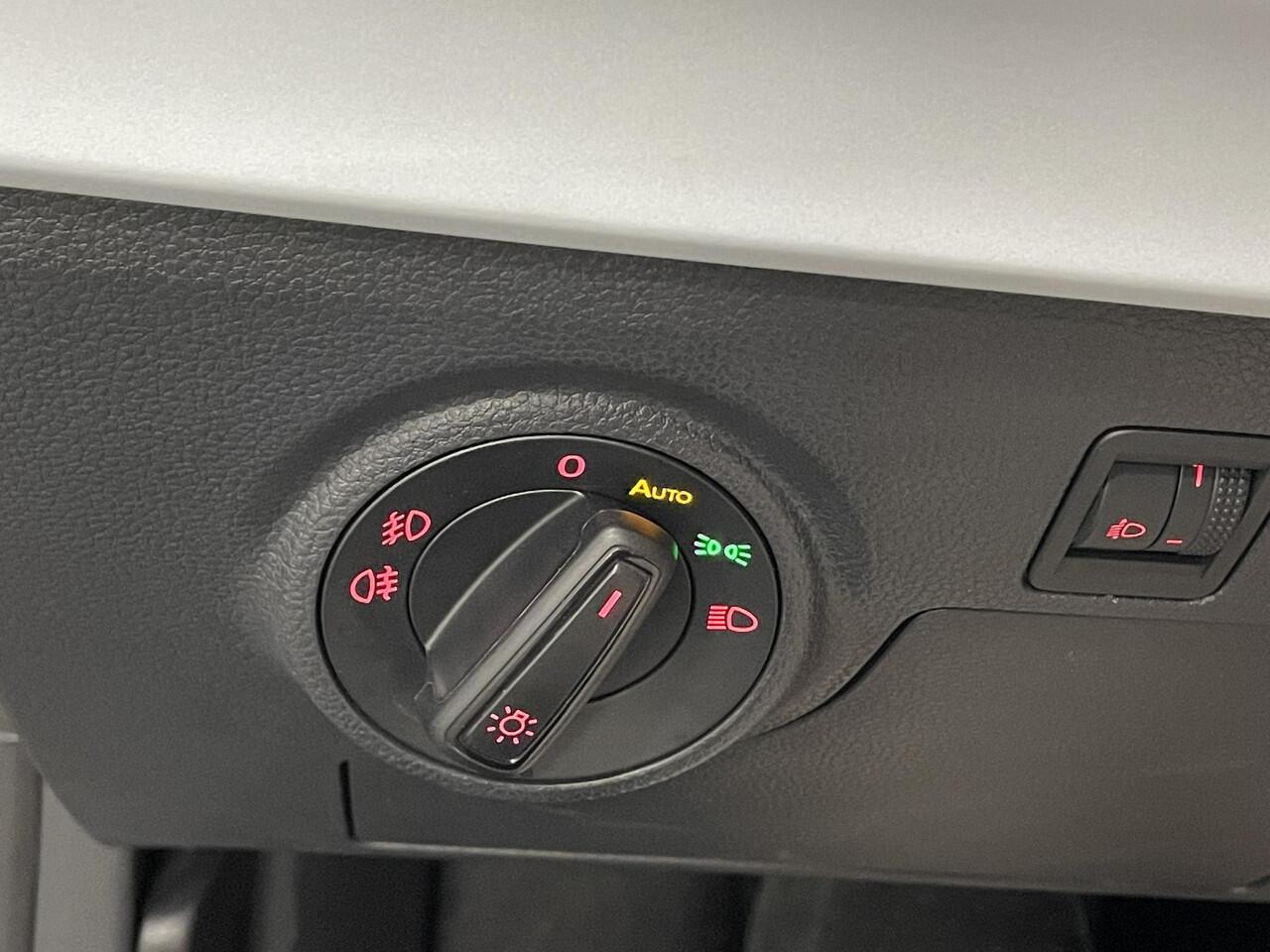 Seat Arona 1.0 TSI Style Navigatie Apple Carplay/ Android Auto Parkeersensoren achter Full LED Cruise Control Climate Control Bluetooth Lichtmetalen velgen