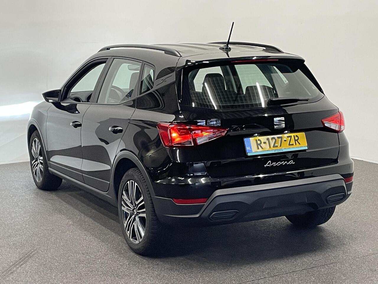 Seat Arona 1.0 TSI Style Navigatie Apple Carplay/ Android Auto Parkeersensoren achter Full LED Cruise Control Climate Control Bluetooth Lichtmetalen velgen
