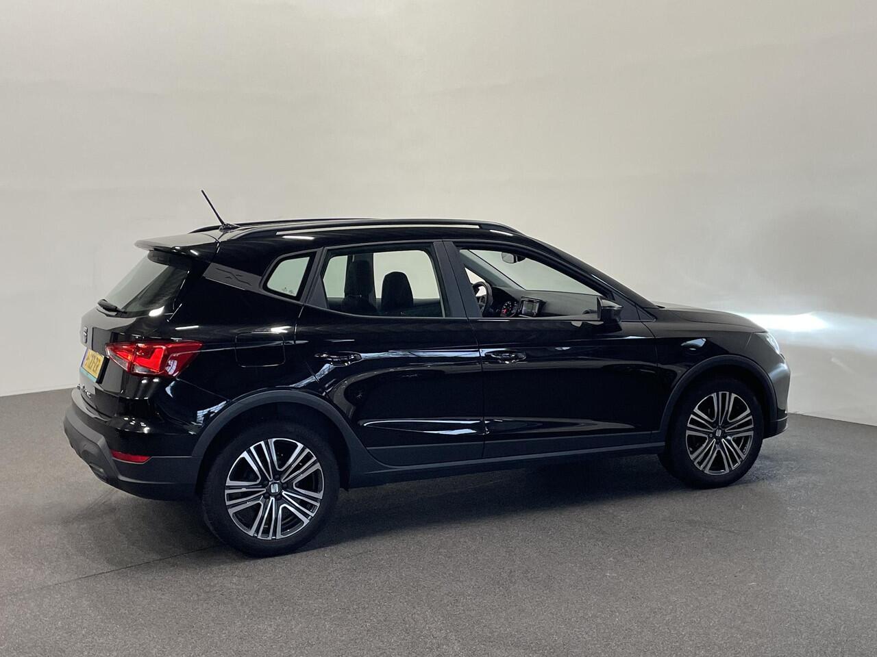 Seat Arona 1.0 TSI Style Navigatie Apple Carplay/ Android Auto Parkeersensoren achter Full LED Cruise Control Climate Control Bluetooth Lichtmetalen velgen