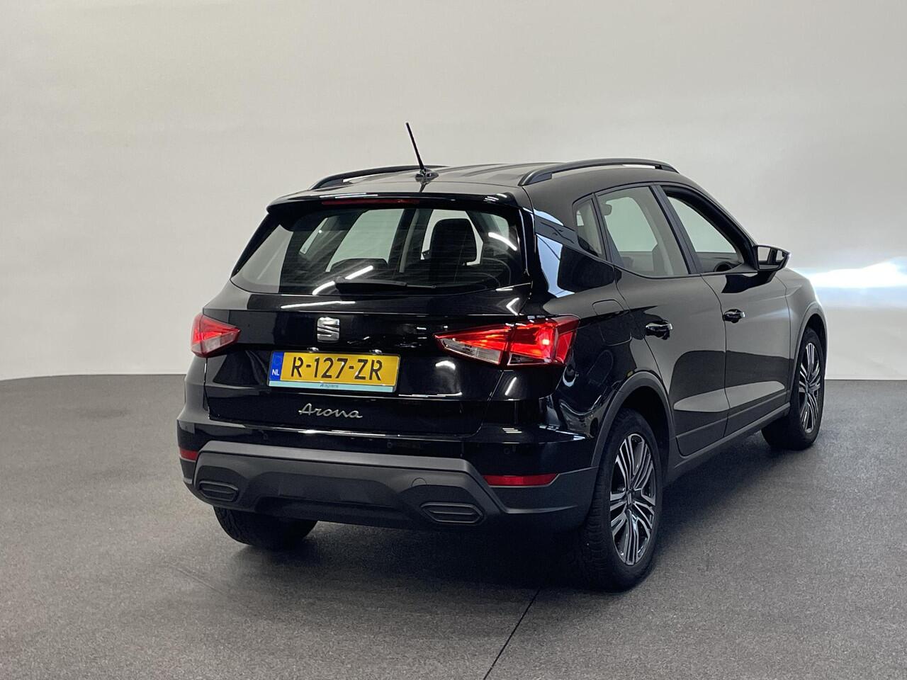 Seat Arona 1.0 TSI Style Navigatie Apple Carplay/ Android Auto Parkeersensoren achter Full LED Cruise Control Climate Control Bluetooth Lichtmetalen velgen