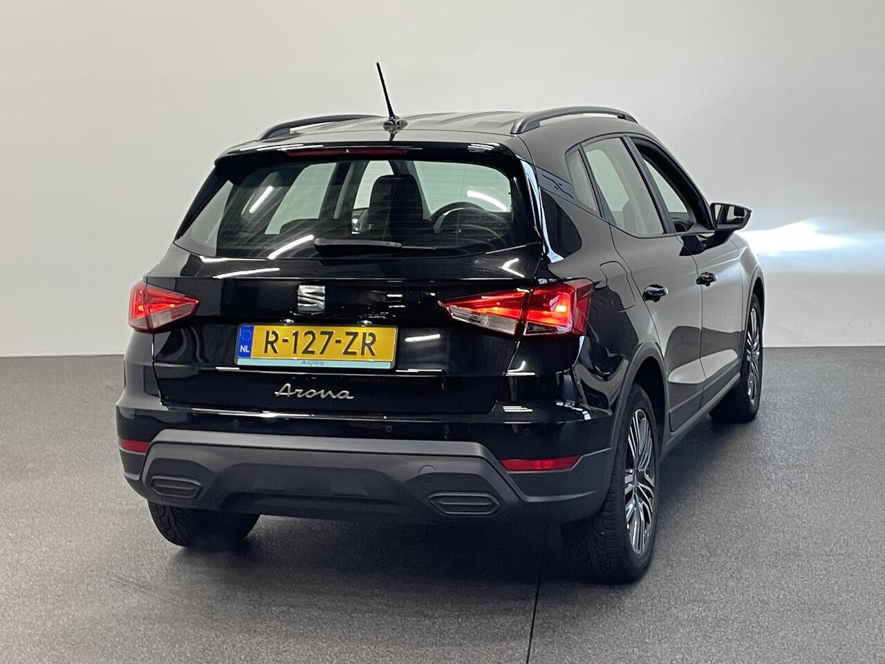 Seat Arona 1.0 TSI Style Navigatie Apple Carplay/ Android Auto Parkeersensoren achter Full LED Cruise Control Climate Control Bluetooth Lichtmetalen velgen