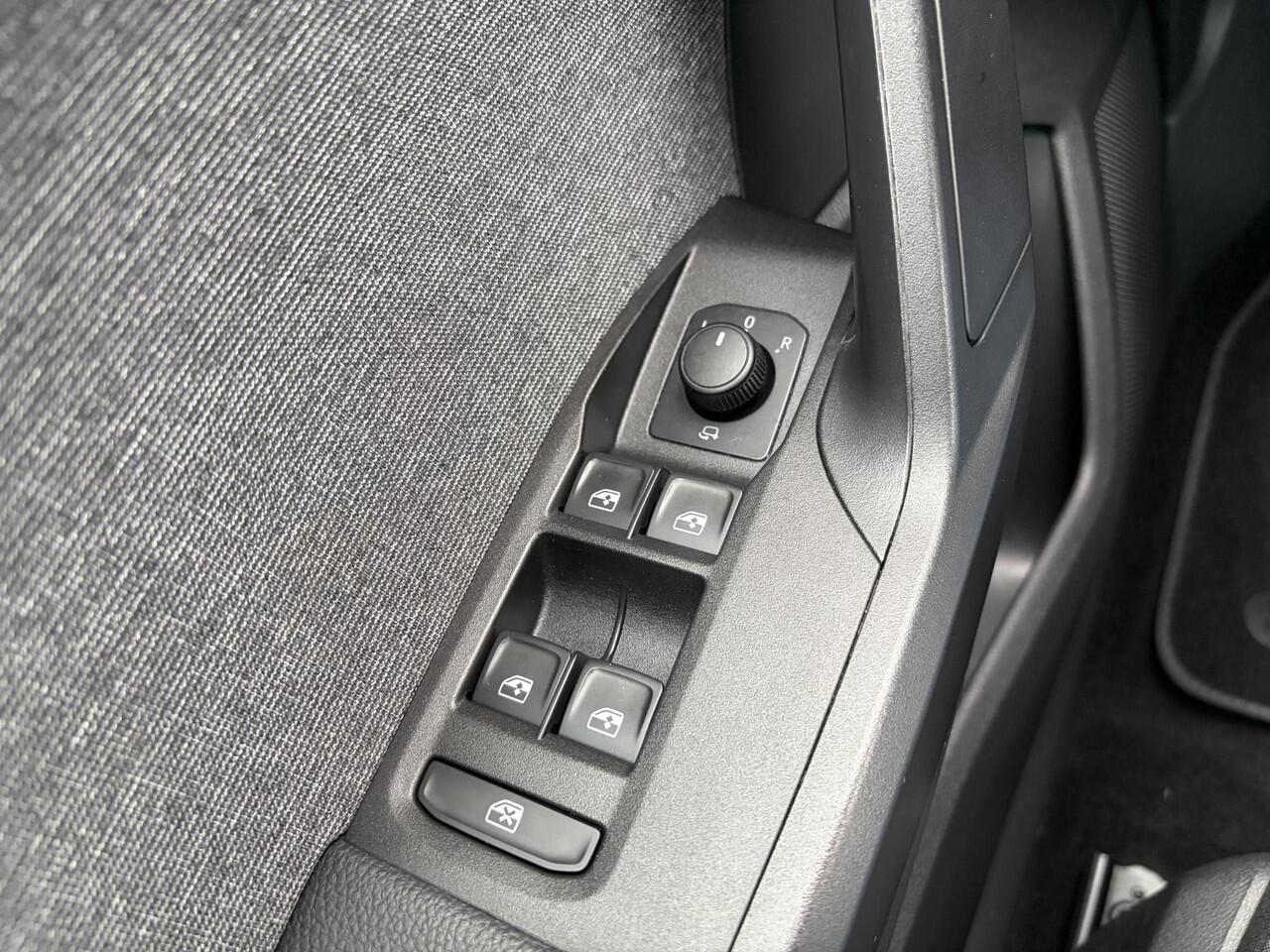 Seat Arona 1.0 TSI Xperience / Airco (automatisch) / Voorstoelen verwarmd / Apple Carplay/Android Auto /