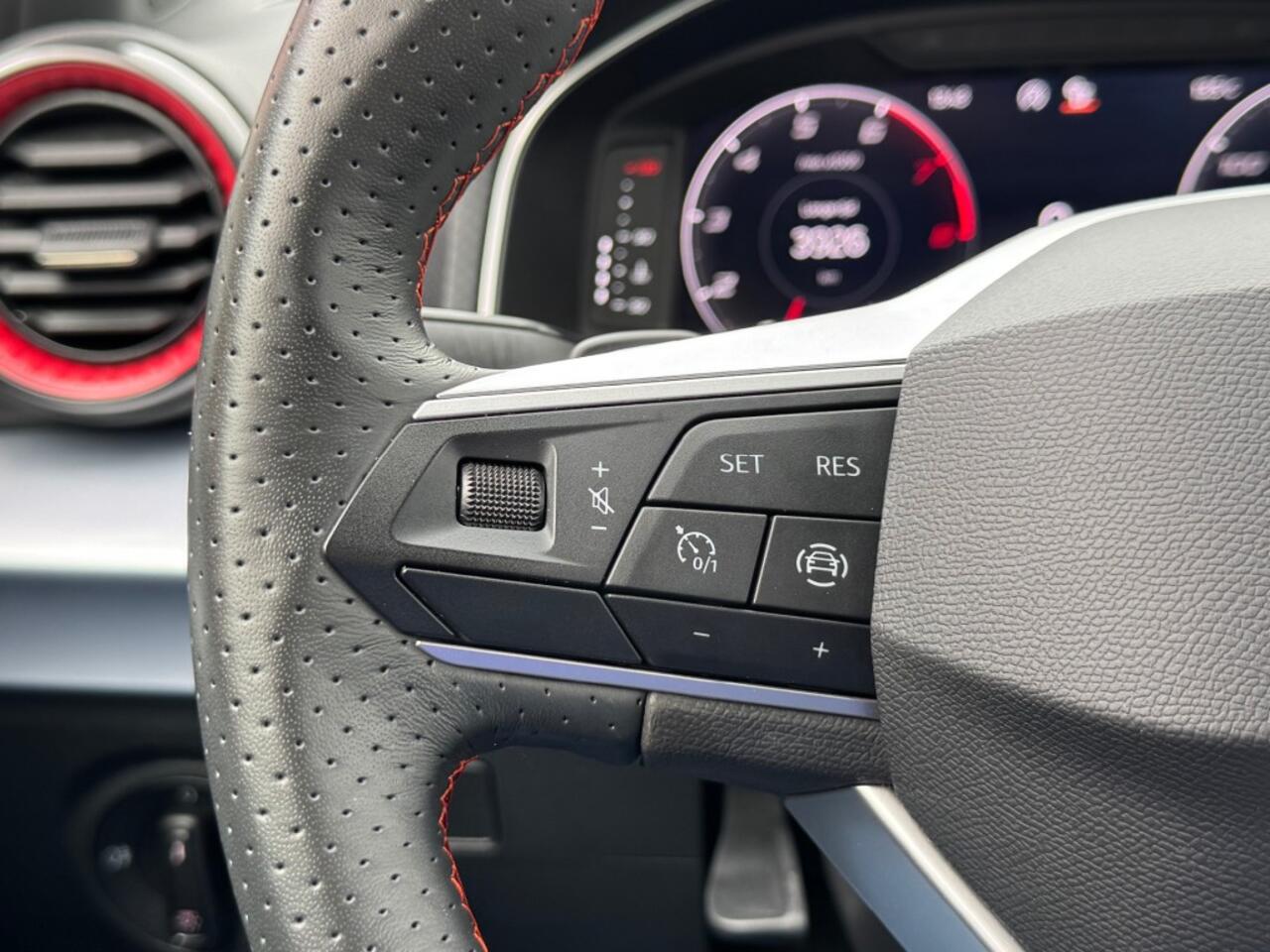 Seat Arona 1.5 TSI AUT. 150PK FR FACELIFT DIGITALE-SCHERM NAVI CAMERA CARPLAY AIRCO LMV PDC