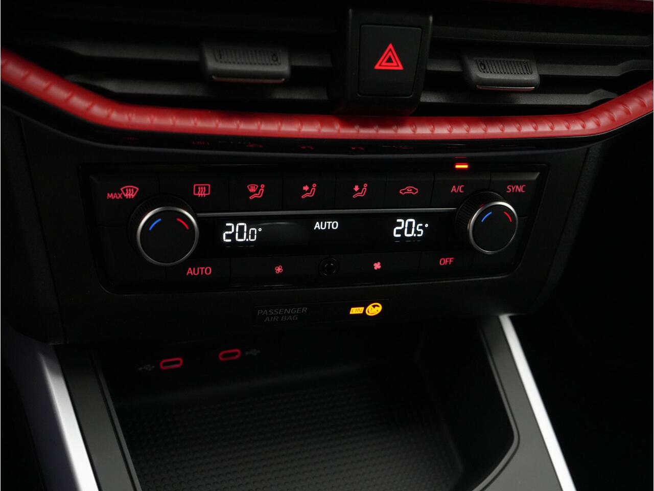 Seat Arona 1.0 95 pk TSI FR | Adaptive Cruise | Virtual Cockpit | Apple Carplay / Android auto | Parkeersensoren achter