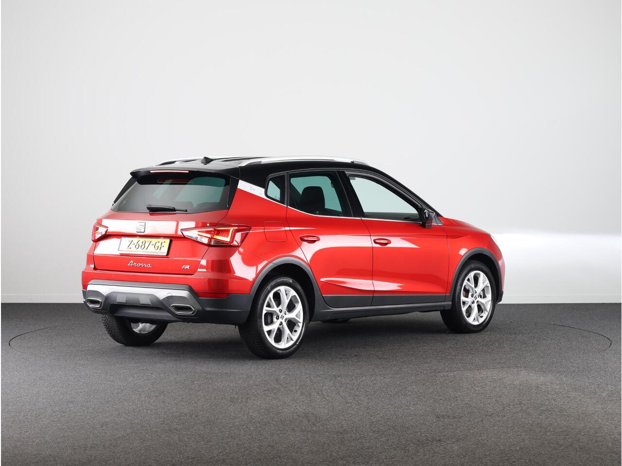 Seat Arona 1.0 TSI FR 95 pk | Private lease vanaf 461,-- | Verlengde garantie | Navigatie via App | Parkeersensoren achter | Cruise control | Apple Carplay/Android Auto | LED koplampen |