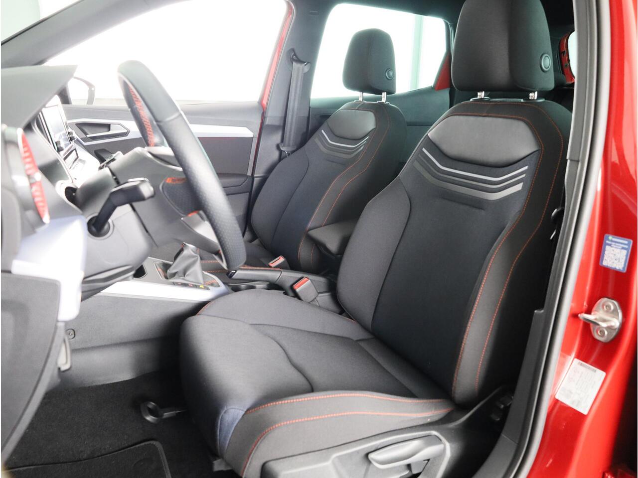 Seat Arona 1.0 TSI FR 95 pk | Private lease vanaf 461,-- | Verlengde garantie | Navigatie via App | Parkeersensoren achter | Cruise control | Apple Carplay/Android Auto | LED koplampen |