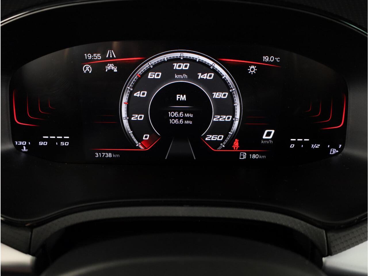 Seat Arona 1.0 TSI FR 95 pk | Private lease vanaf 461,-- | Verlengde garantie | Navigatie via App | Parkeersensoren achter | Cruise control | Apple Carplay/Android Auto | LED koplampen |