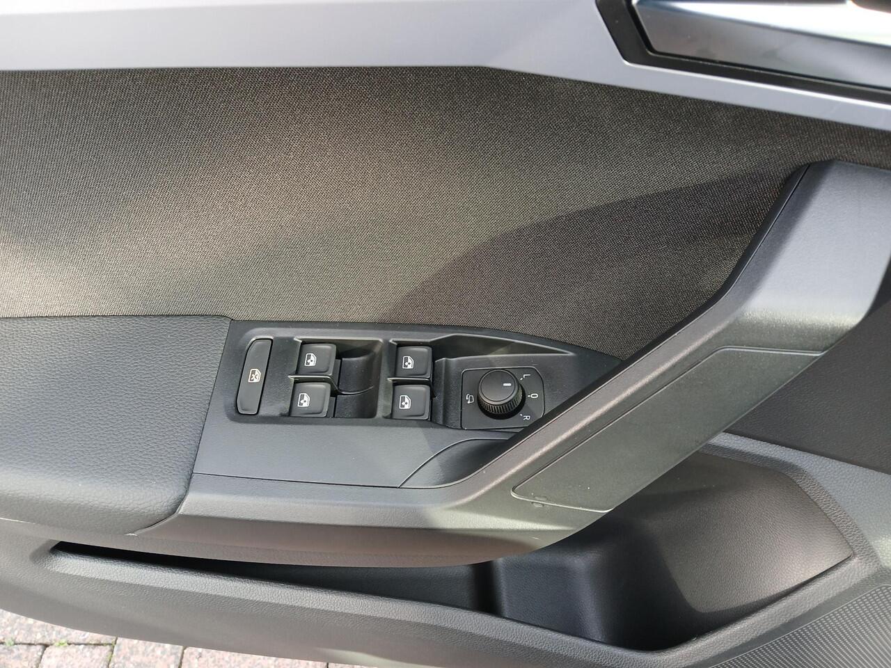 Seat Arona 1.0 TSI FR DSG-7 Business Connect + Camera + Trekhaak