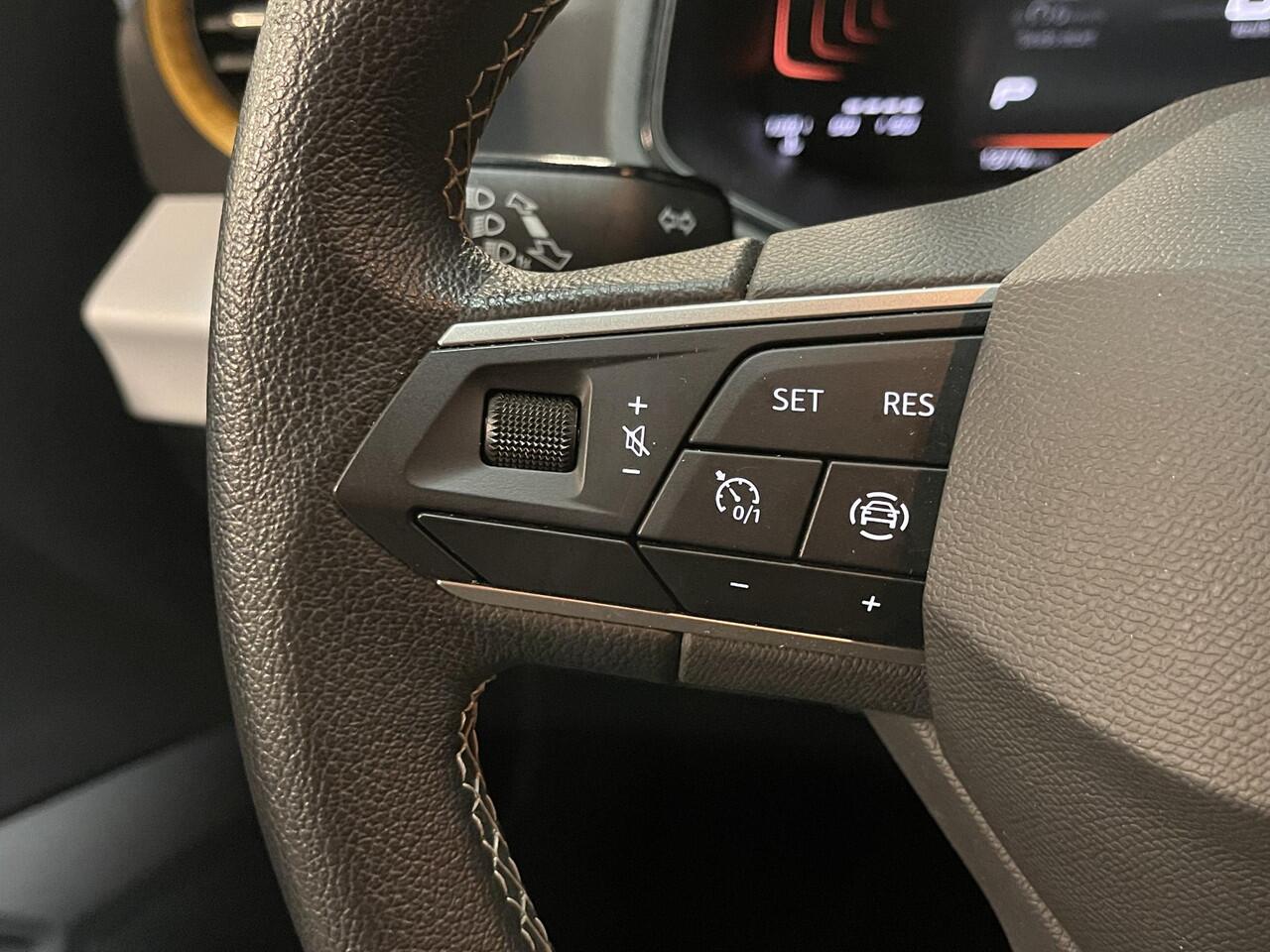 Seat Arona 1.0 TSI Style 16"/Apple Carplay & Android Auto/PDC/LED