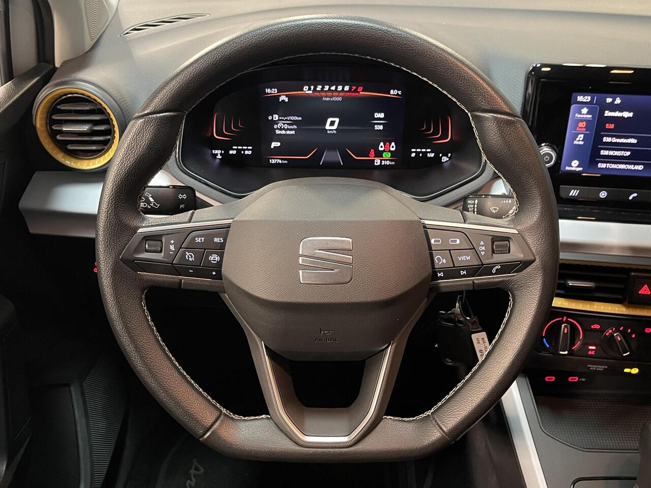 Seat Arona 1.0 TSI Style 16"/Apple Carplay & Android Auto/PDC/LED