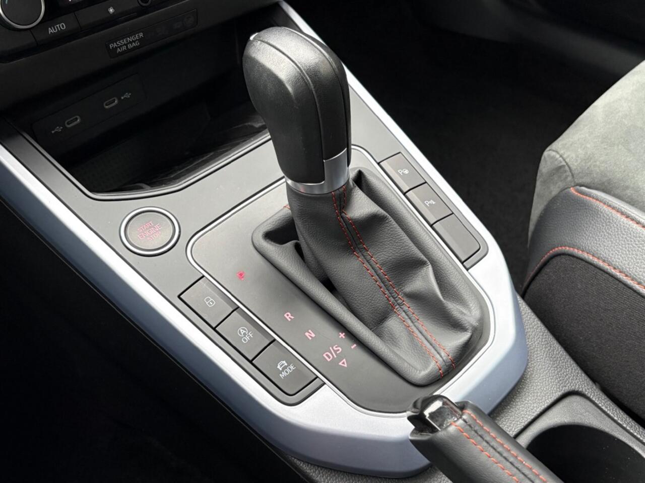 Seat Arona 1.5 TSI ACT. AUT. FR 150PK DIGITALE-SCHERM LED NAVI CAMERA CARPLAY AIRCO LMV PDC