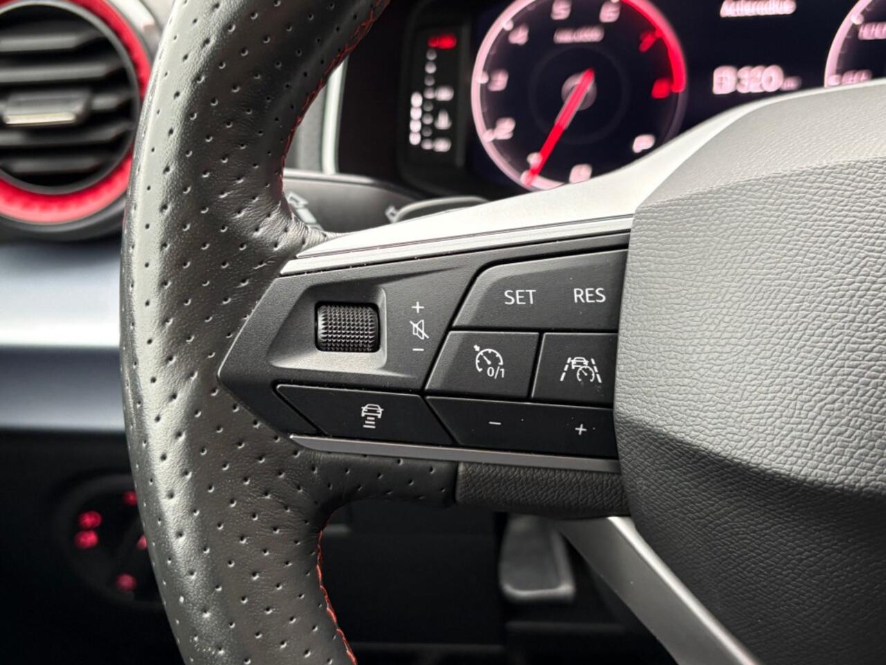 Seat Arona 1.5 TSI ACT. AUT. FR 150PK DIGITALE-SCHERM LED NAVI CAMERA CARPLAY AIRCO LMV PDC