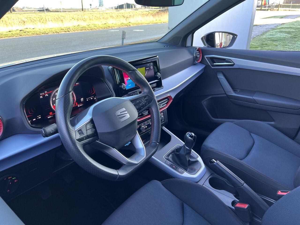 Seat Arona 1.0 TSI FR | LED | Adaptive cruise | Carplay | Climate control | Virtual cockpit