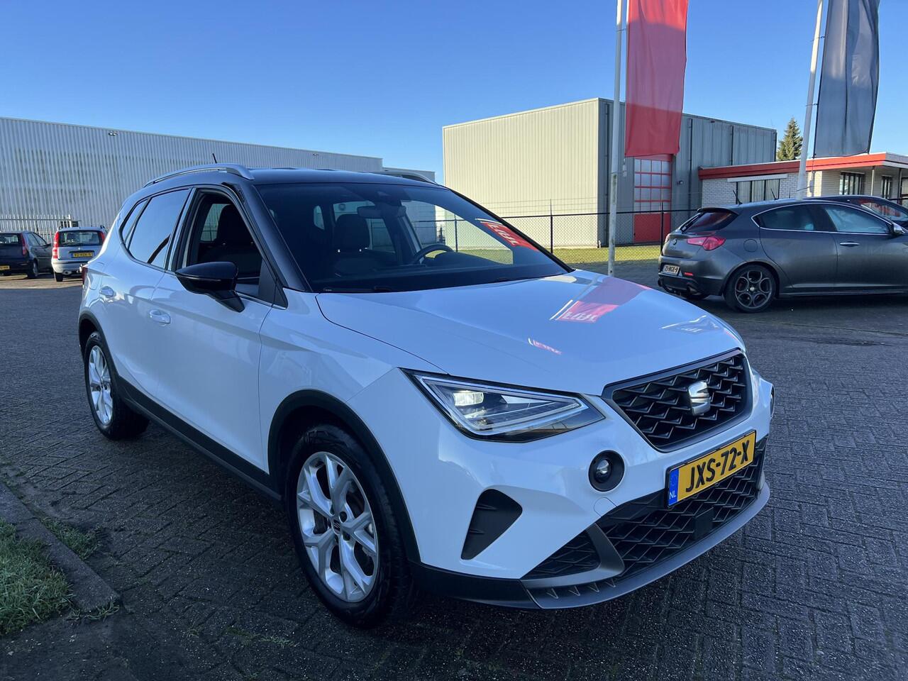 Seat Arona 1.0 TSI FR | LED | Adaptive cruise | Carplay | Climate control | Virtual cockpit