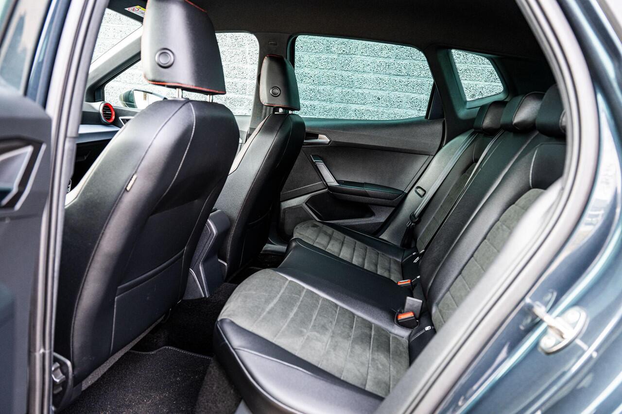 Seat Arona 1.0 TSi 95 pk FR Business Connect | Keyless | Navigatie | Stoelverwarming