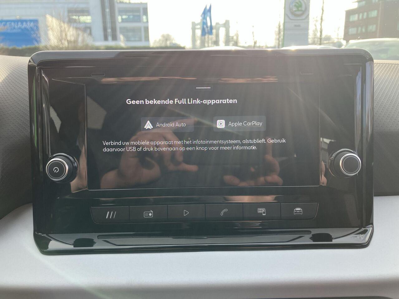 Seat Arona Style 1.0 70 kW / 95 pk EcoTSI SUV 5 versn. Hand | Metallic lak | lichtmetalen velgen