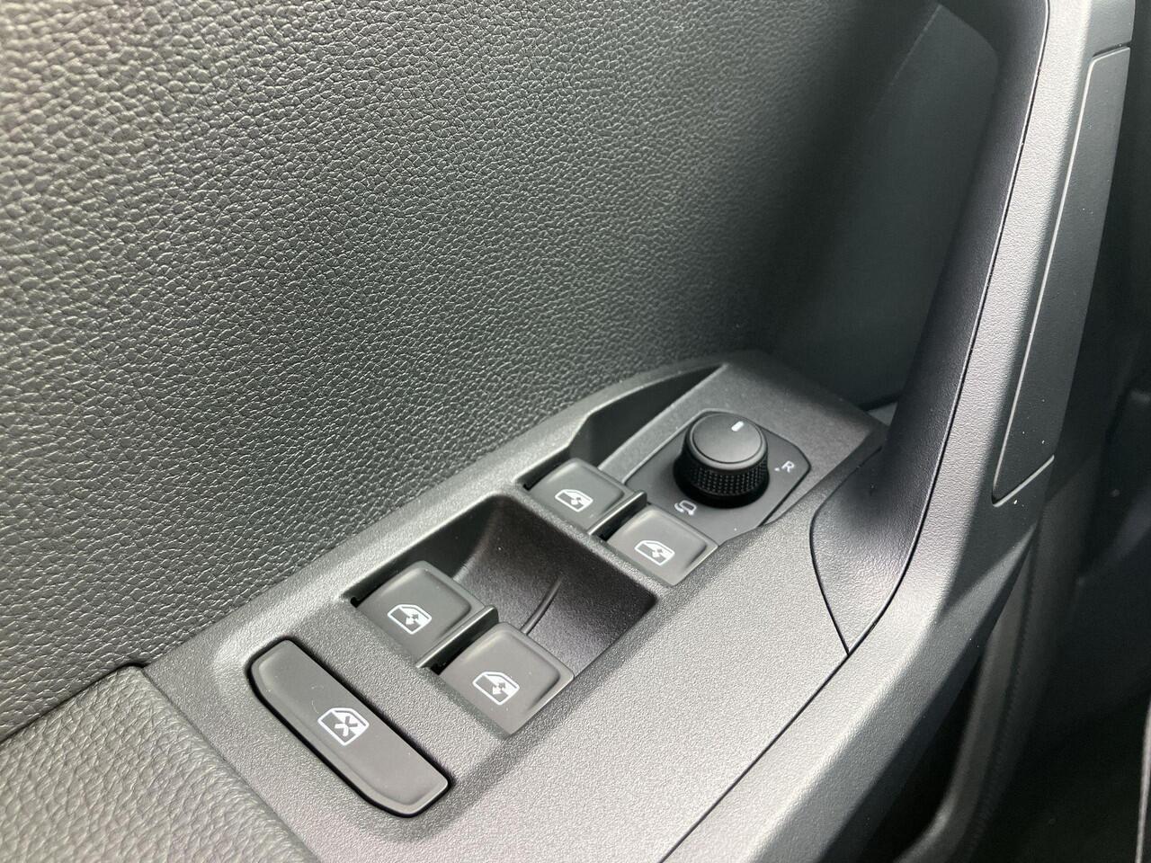 Seat Arona Style 1.0 70 kW / 95 pk EcoTSI SUV 5 versn. Hand | Metallic lak | lichtmetalen velgen